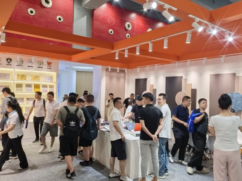 完美收官步履不停 热康板2025广州建博会圆满落幕精彩再燃(图6)