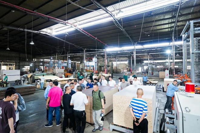 杭州市萧山区装饰装修行业商会领导及企业家莅临金利源参观交流(图5)