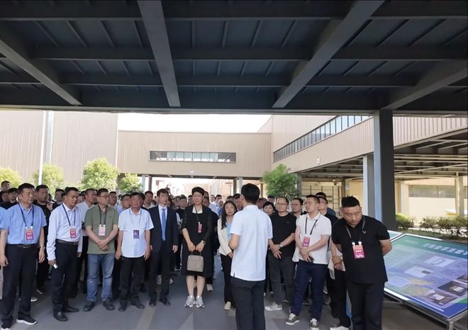 新能格尔斯团队赴首届中国（兰考）家居产业高质量发展大会调研(图2)