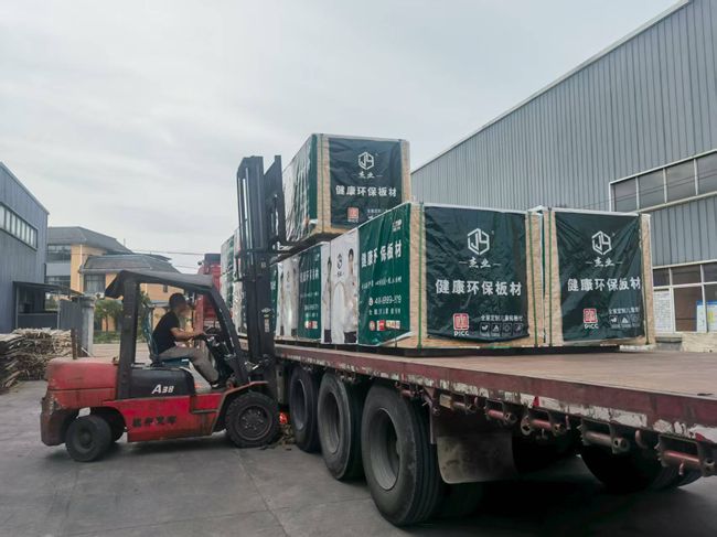 烈日炙烤发货不停！杰业板材以稳扎稳打守护品质承诺(图1)