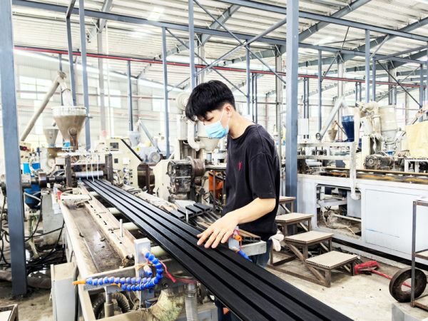广宁县竹塑新材料产业集群入选省级名单竹塑融合竹海生“金”(图1)