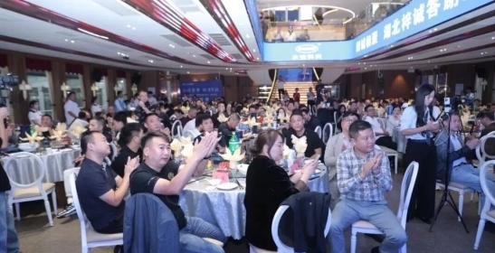 仁创武汉整装展助力及祝贺江城聚势 纯净启航 水性科天无毒环保中国行武汉站圆满收官！(图6)