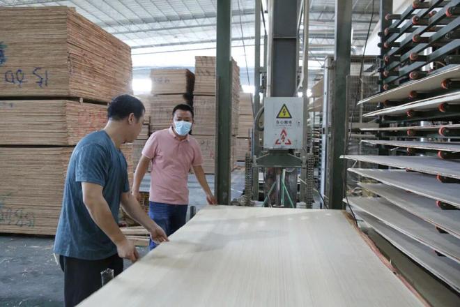 柳城这家企业满负荷运转赶订单(图6)