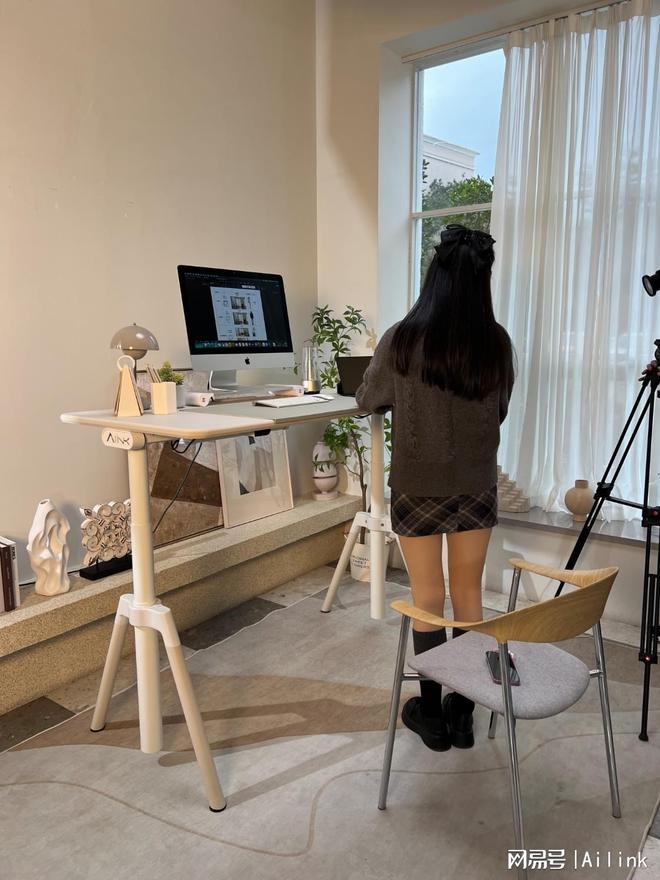 爱琳智能升降桌 A9 奶油白评测：肤感无醛 + 双电机 全能生活优选(图14)